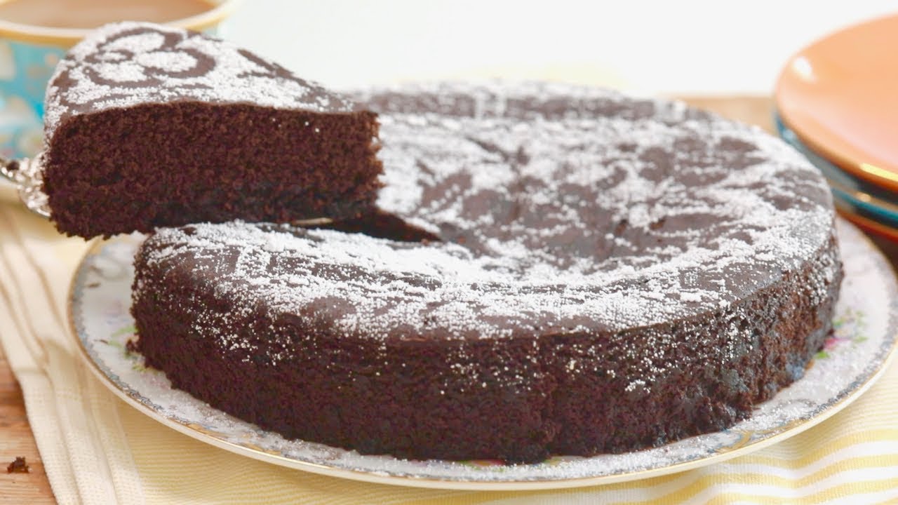 Stove Or No-Oven Bake Chocolate Cake - اسٹو اور نو اوون بیک چاکلیٹ کیک
