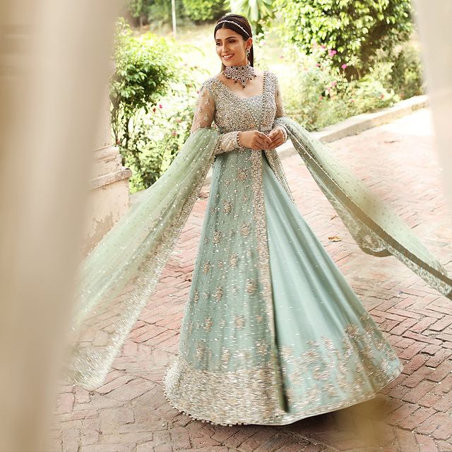 Ayeza khan bridal shoot